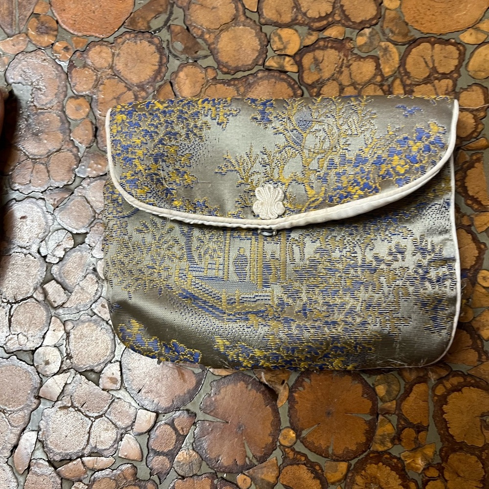 Tiny pouch